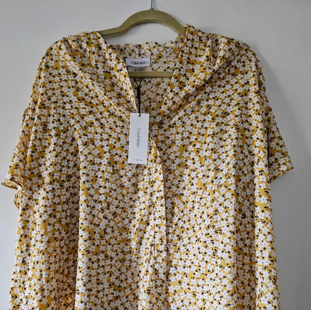 NWT yellow floral Calvin klein blouse